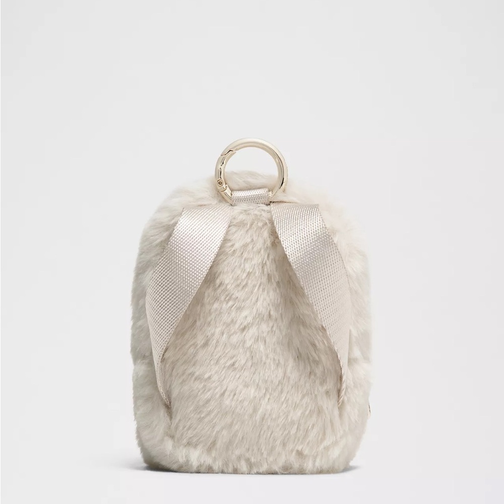 Lululemon Everywhere Nano Backpack
Plush Fleece - Picture 3 of 12